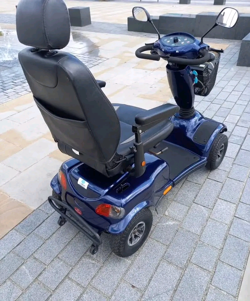 Van Os Excel Galaxy 4 4 and &mph mobility scooter