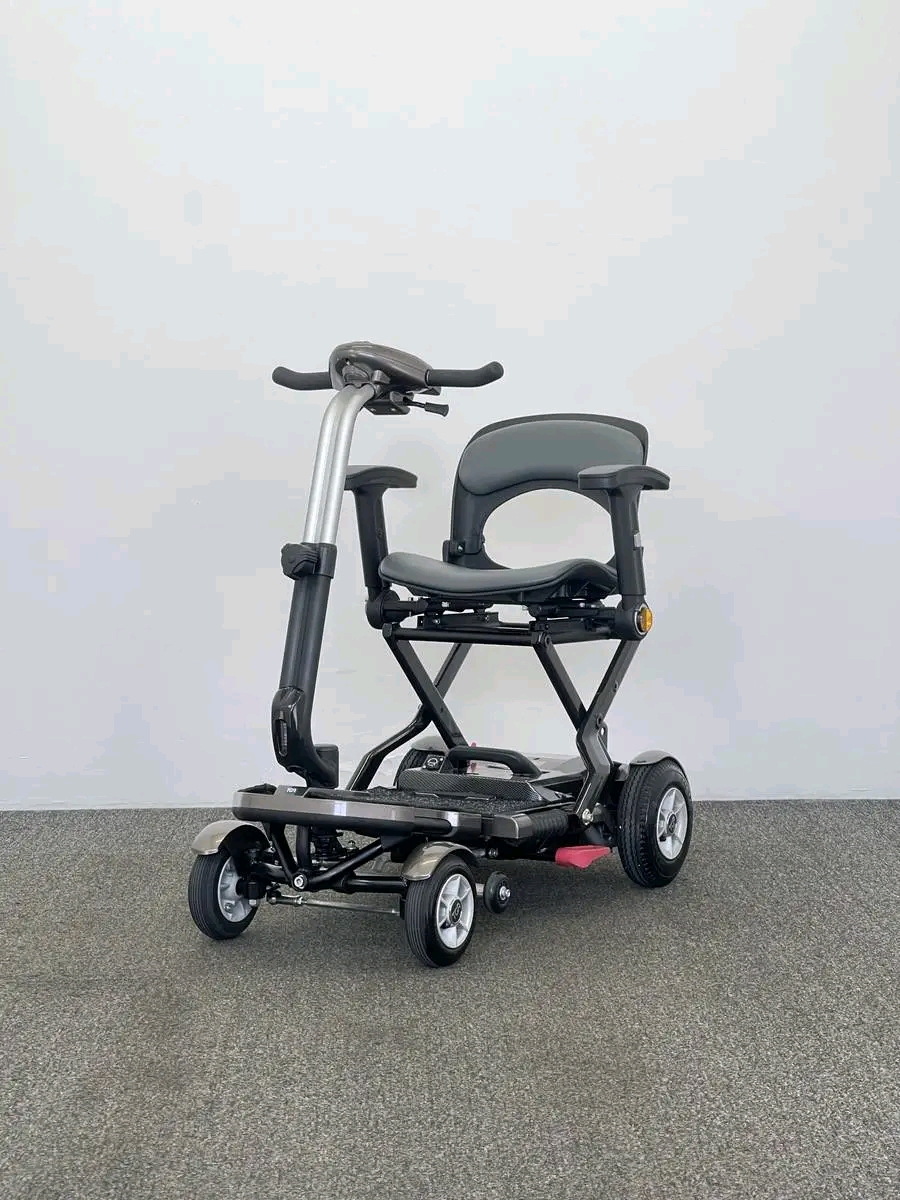 TGA Minimo Plus 4 (2021) The new Minimo Plus 4 is a revolution in compact, 'car boot scooter design. It represents one of the most advanced and transportable designs