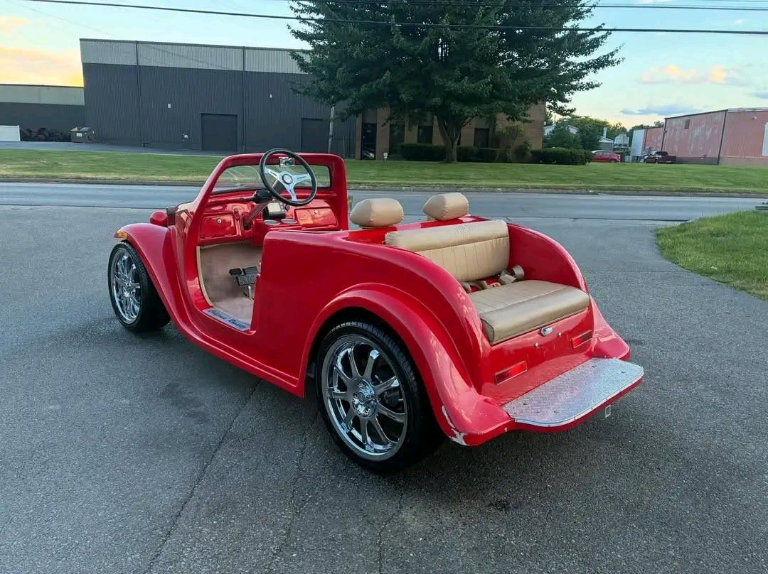 Retro Style–California Roadster This head-turning electric roadster brings vintage hot-rod design into the present.