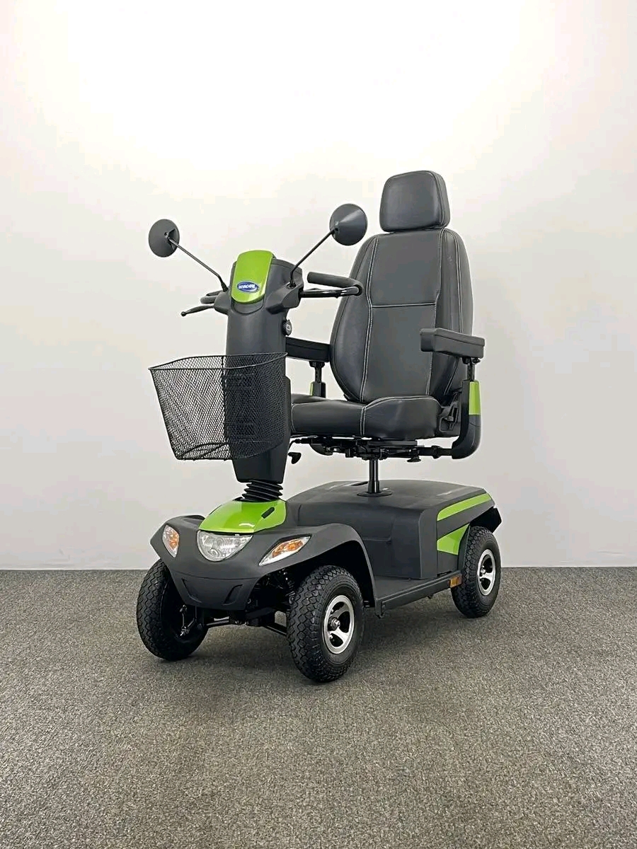 Invacare Orion Pro 4W is the latest updated version of the Orion. Designed to be used in your local town as well as in light off-road