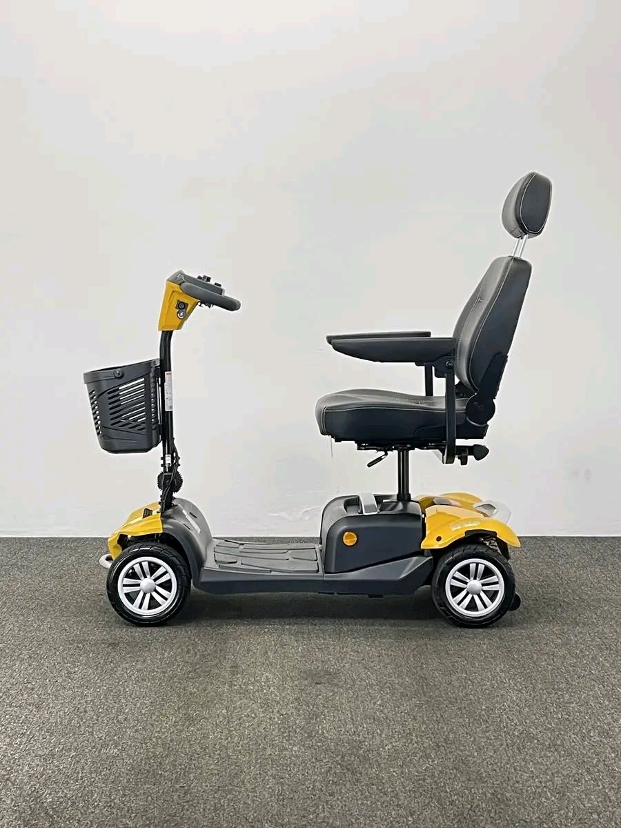 Rascal Vista DX (2024) The Rascal Vista DX is the upgraded version of the Vista from the popular manufacturer Electric Mobility.
