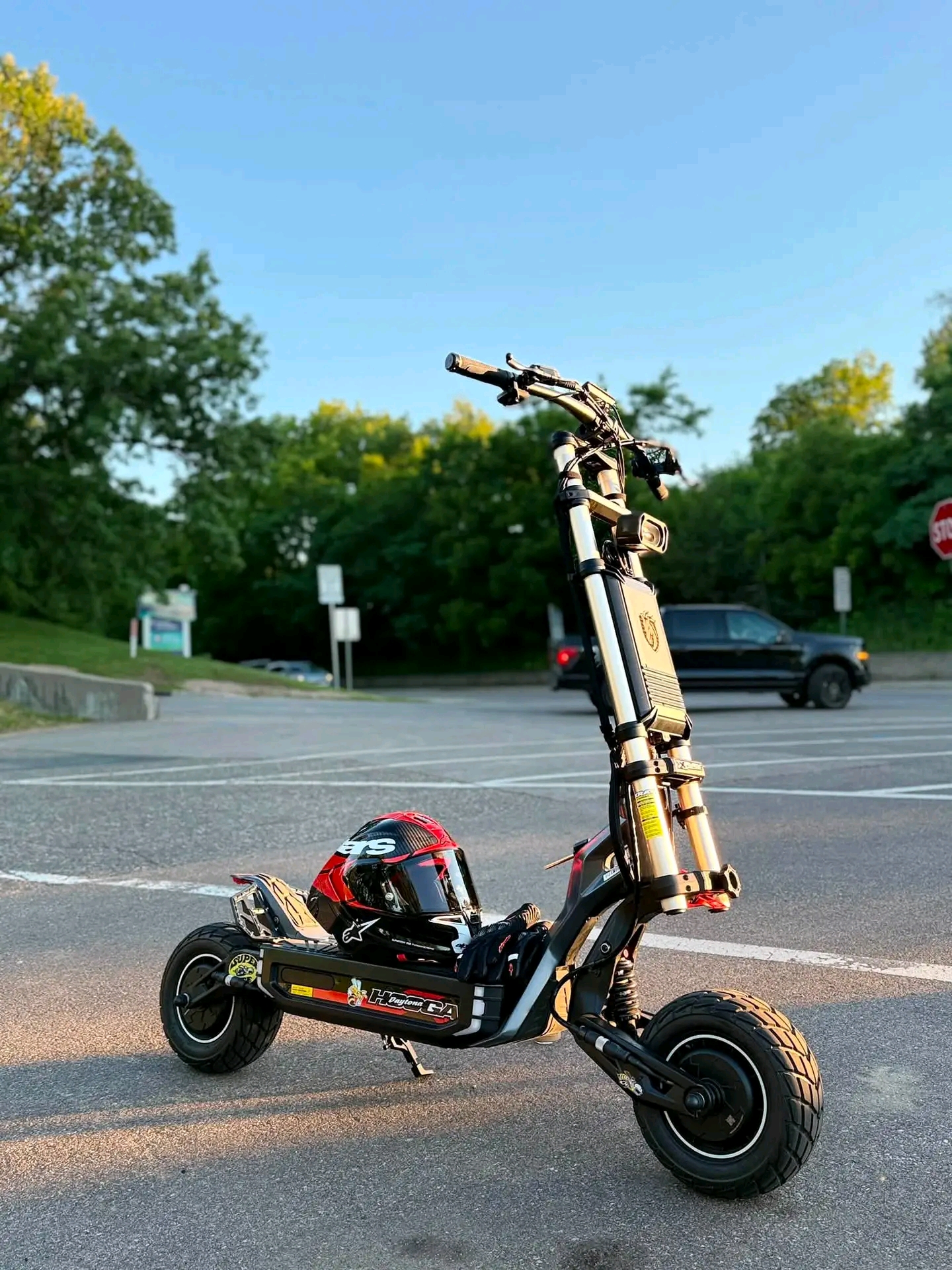Daytona-Edition Off-Road Electric Scooter Built to Dominate This isn't your average commuter scooter. With long-travel front suspension forks, aggressive dual off-road tres,