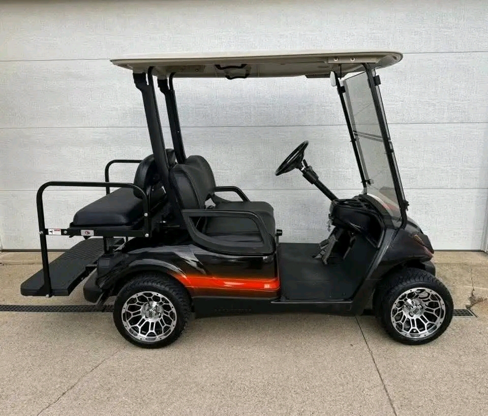 2015 Yamaha G29 Gas Golf Cart -Street Ready, Turn heads and ride in style with this 2015 Yamaha