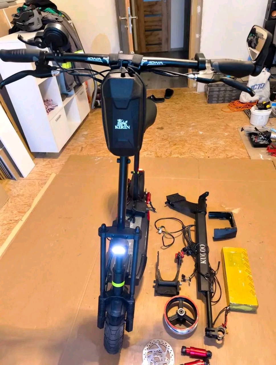 Kugoo Kirin M4 Pro $300 Specifications: Top Speed: 45 km/h Range: 50 km Motor: 500W Battery: 48V 28AH Brakes: Dual Disc Brakes