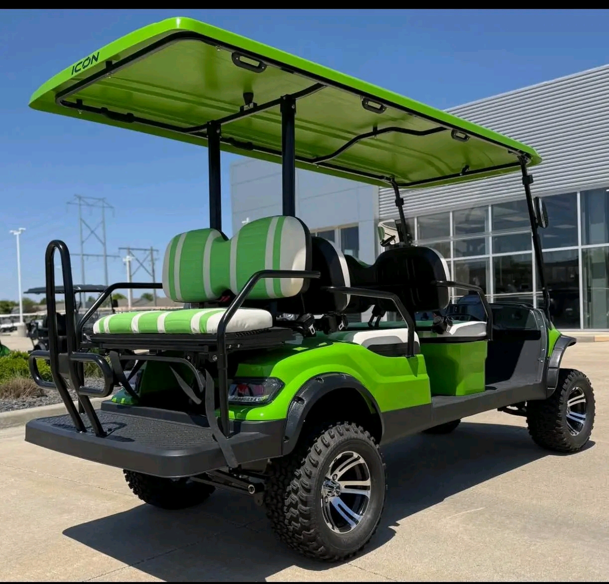 2025 lcon I60L Lithium golf cart.51v 105ah Lithium Eco Battery Digital Display screen Storage space Rear flip seat Foldable Windshield 6" Lift Sideview mirrors Lockable glove box Extended Roof