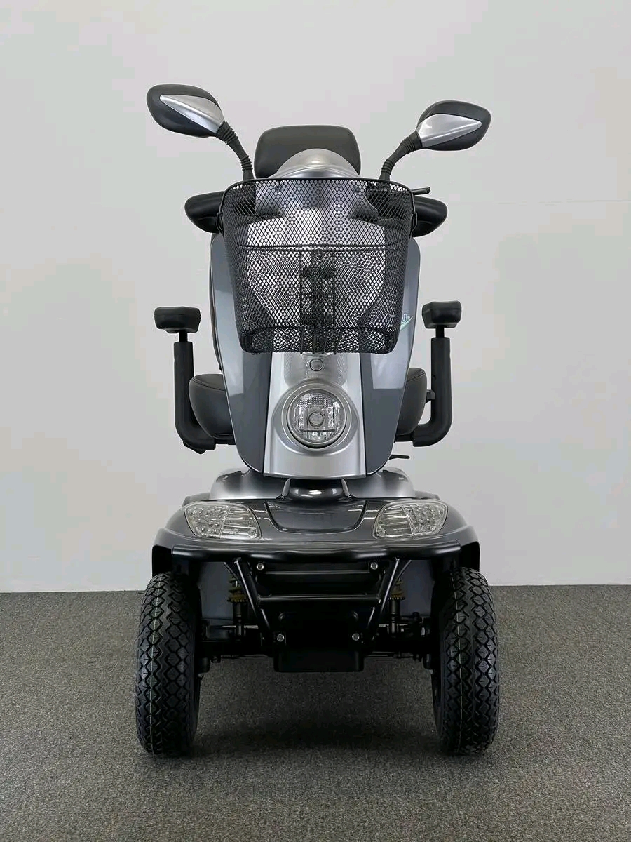 Kymco Maxi XLS The Kymco Maxi XLS Mobility Scooter is one of our most popular scooters and is ideal for those looking to tackle all types of terrain.