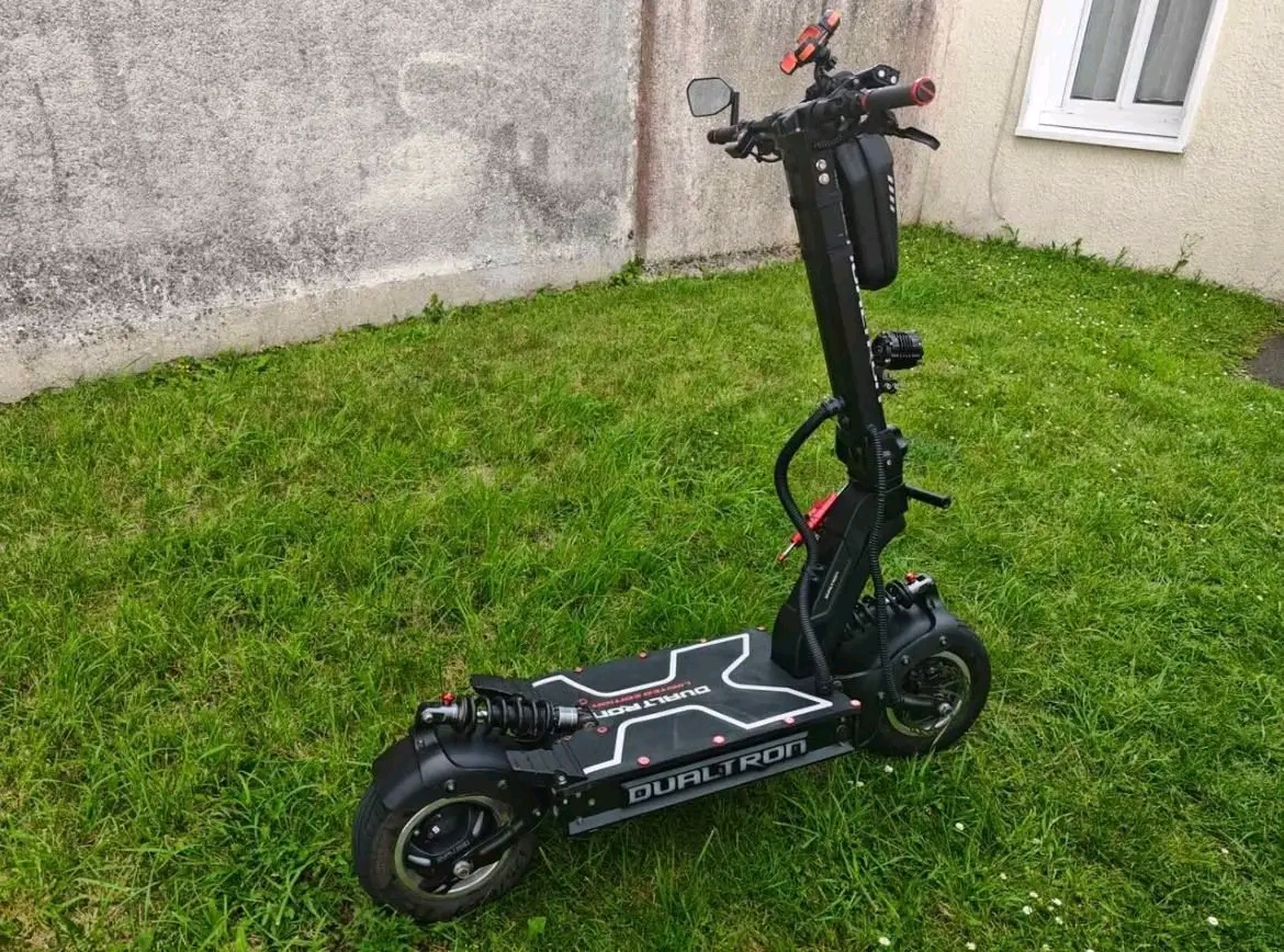 Dualtron X2  The Dualtron X2 is the ultimate high-performance electric scooter, delivering incredible speed, power, and long-range capability for serious riders.