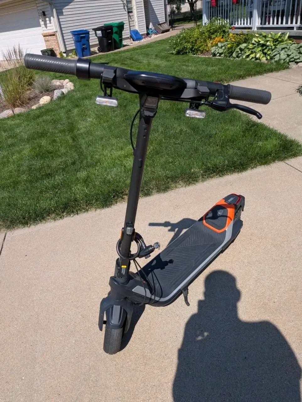 Segway Ninebot P65,Top Speed: 35 km/h Range: 55 km Motor: 500W Battery: 48V 18AH Tires: 10-inch Off-Road Tires