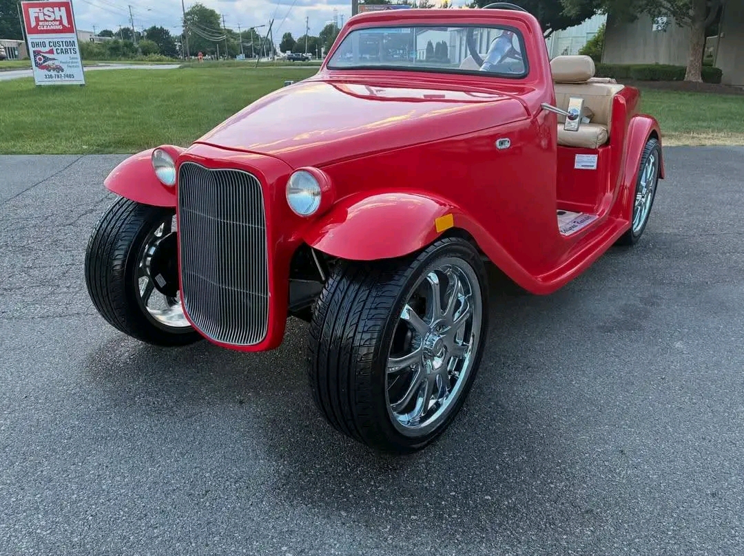 Retro Style–California Roadster This head-turning electric roadster brings vintage hot-rod design into the present.