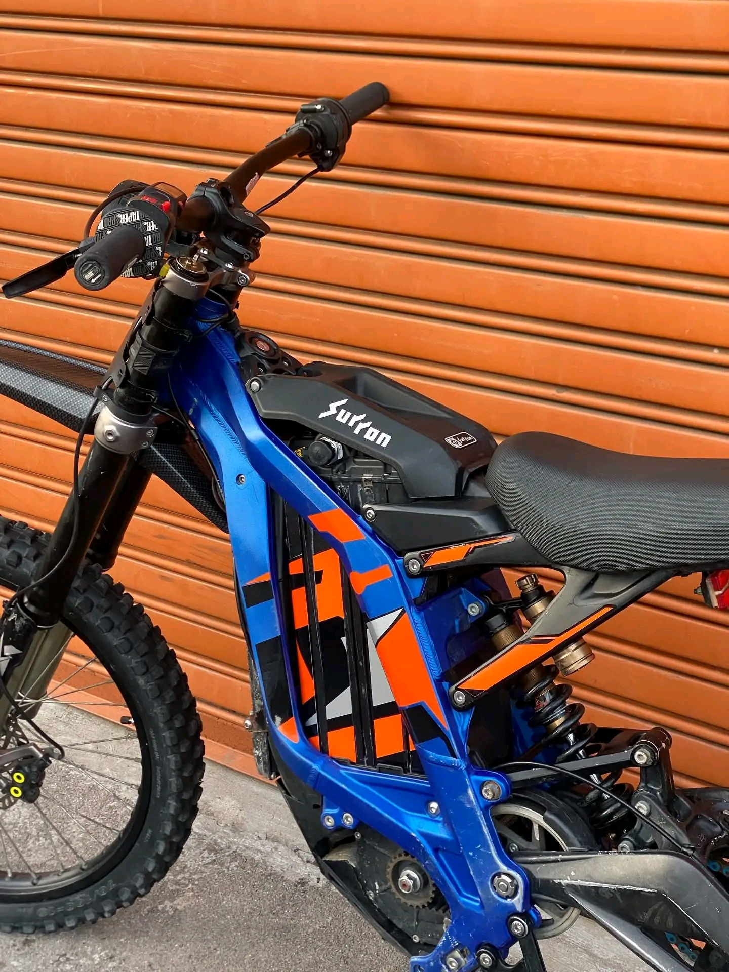 2023 Surron Light Bee X OFF ROAD. TOP SPEED UP TO 50+ MPH. Sports And Eco Mode. KKE Front And Rear Shocks!