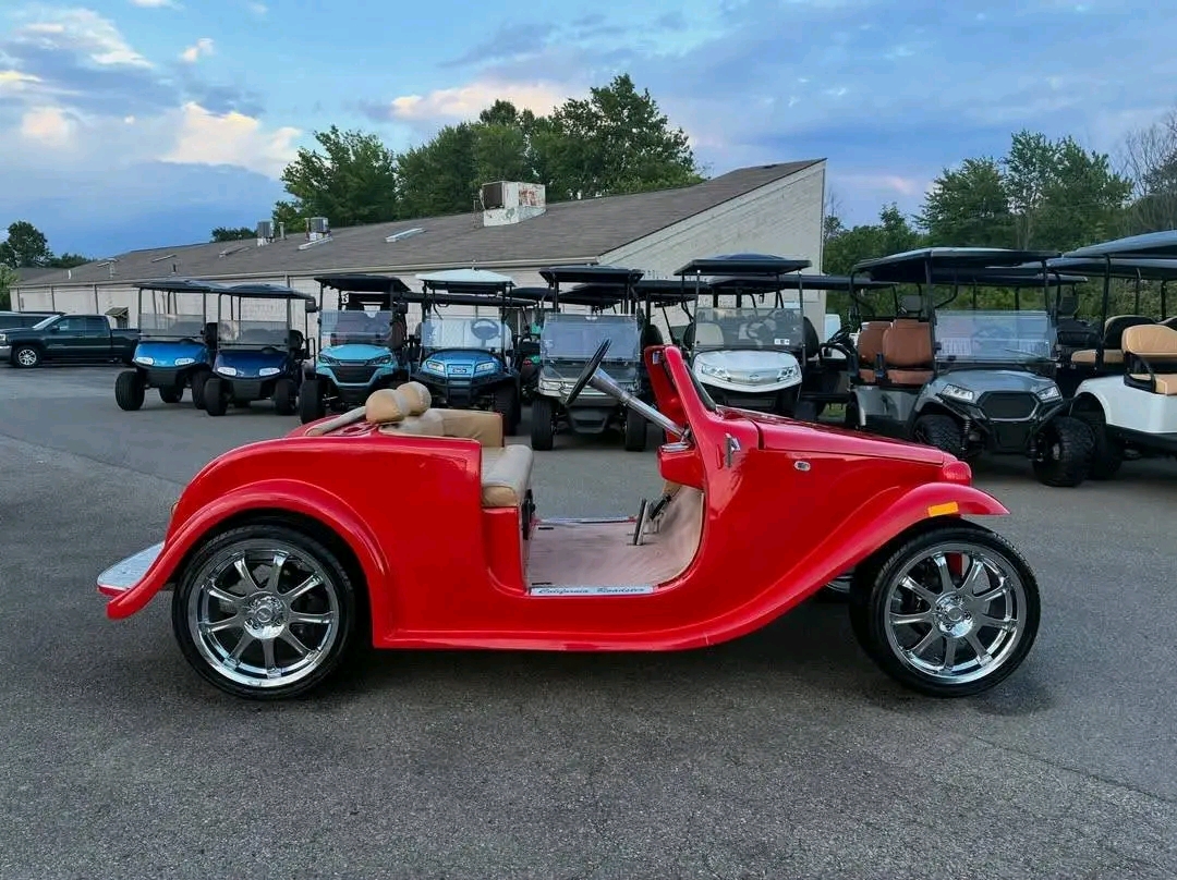Retro Style–California Roadster This head-turning electric roadster brings vintage hot-rod design into the present.