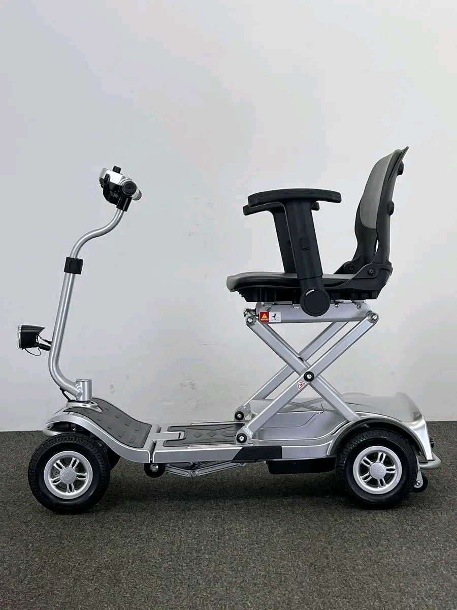 Kymco K-Lite FE The K-Lite FE has been designed to give its user the ultimate lightweight folding mobility scooter that is easy to store, transport and handle.