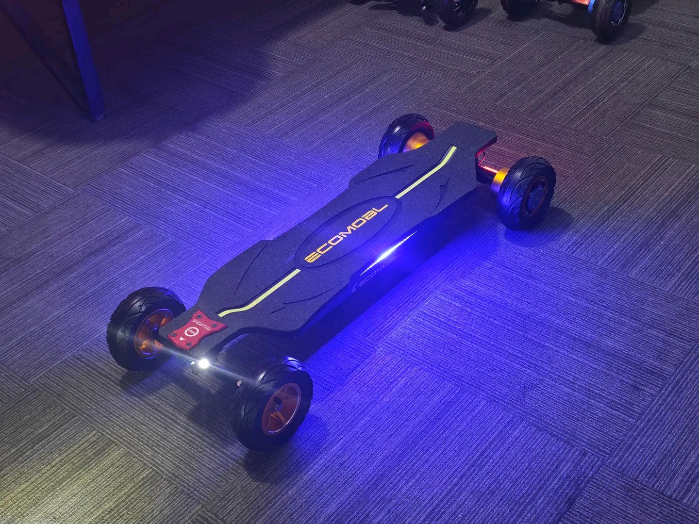 Ecomobl ET2 Pro (2WD) with a gold-accented finish for a look that's entirely its own.