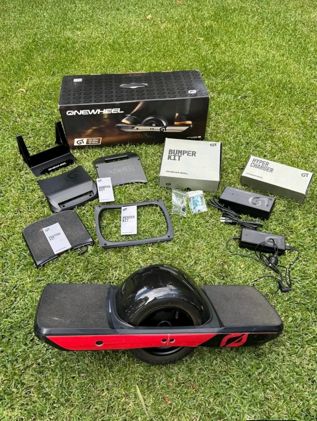 Onewheel GT Loads of Extras:- Maghandle Pro Red GT Bumbers Black GT Carbon Fiber Fender GT Stand GT Hypercharger (never used) GT Rail Guards , Great smooth ride.