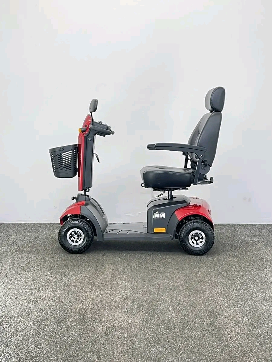 Monarch MM4 (2019) The Monarch MM4 mobility scooter has been designed to perform superbly and be extremely comfortable at the same time.