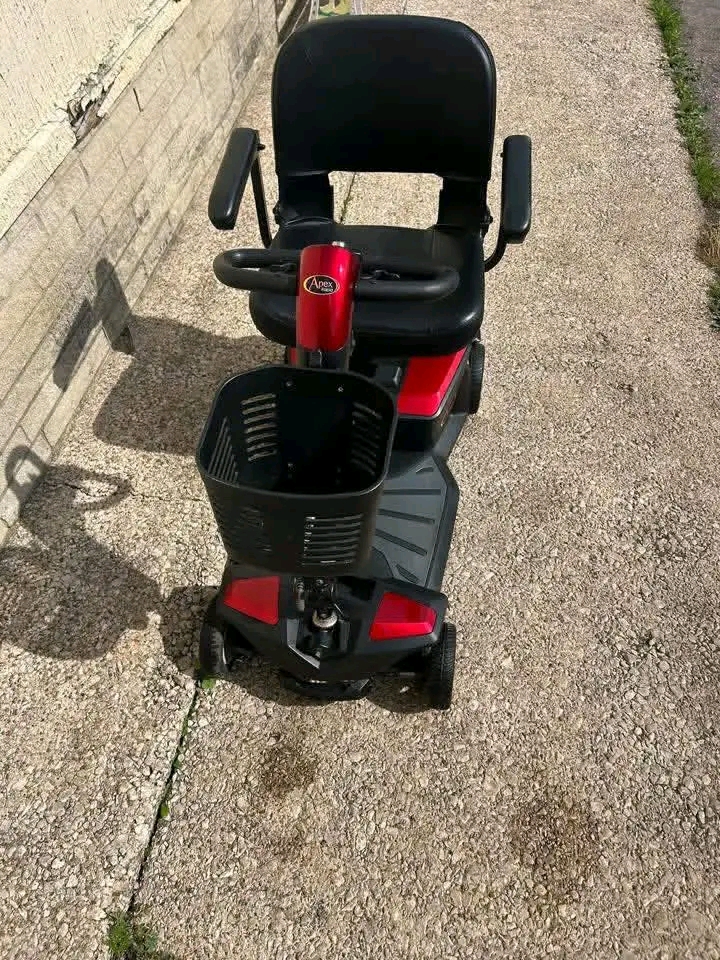Pride Apex Rapid 4MPH Mobility Scooter. This Pride Apex Rapid 4MPH Mobility Scooter comes fitted with BRAND-NEW BATTERIES, giving you peace of mind and dependable performance.