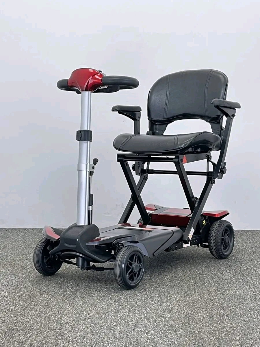 Monarch Smarti The Monarch Smarti is a lightweight mobility scooter that automatically folds down with the click of a button.