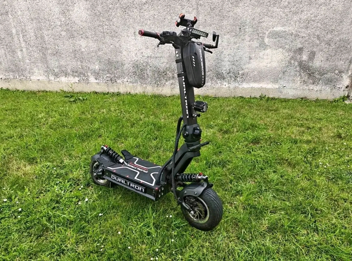 Dualtron X2  The Dualtron X2 is the ultimate high-performance electric scooter, delivering incredible speed, power, and long-range capability for serious riders.