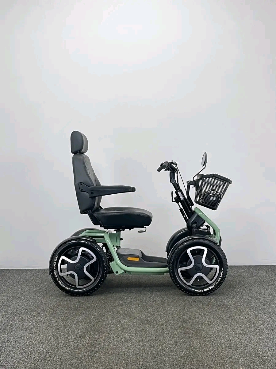 Sterling S800 By Sco0zy Ex Demo,The STERLING S800 by Scoozy is a cool mix between a bike and a mobility scooter, making it easy to get around however you like.