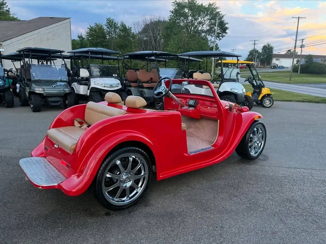 Retro Style–California Roadster This head-turning electric roadster brings vintage hot-rod design into the present.
