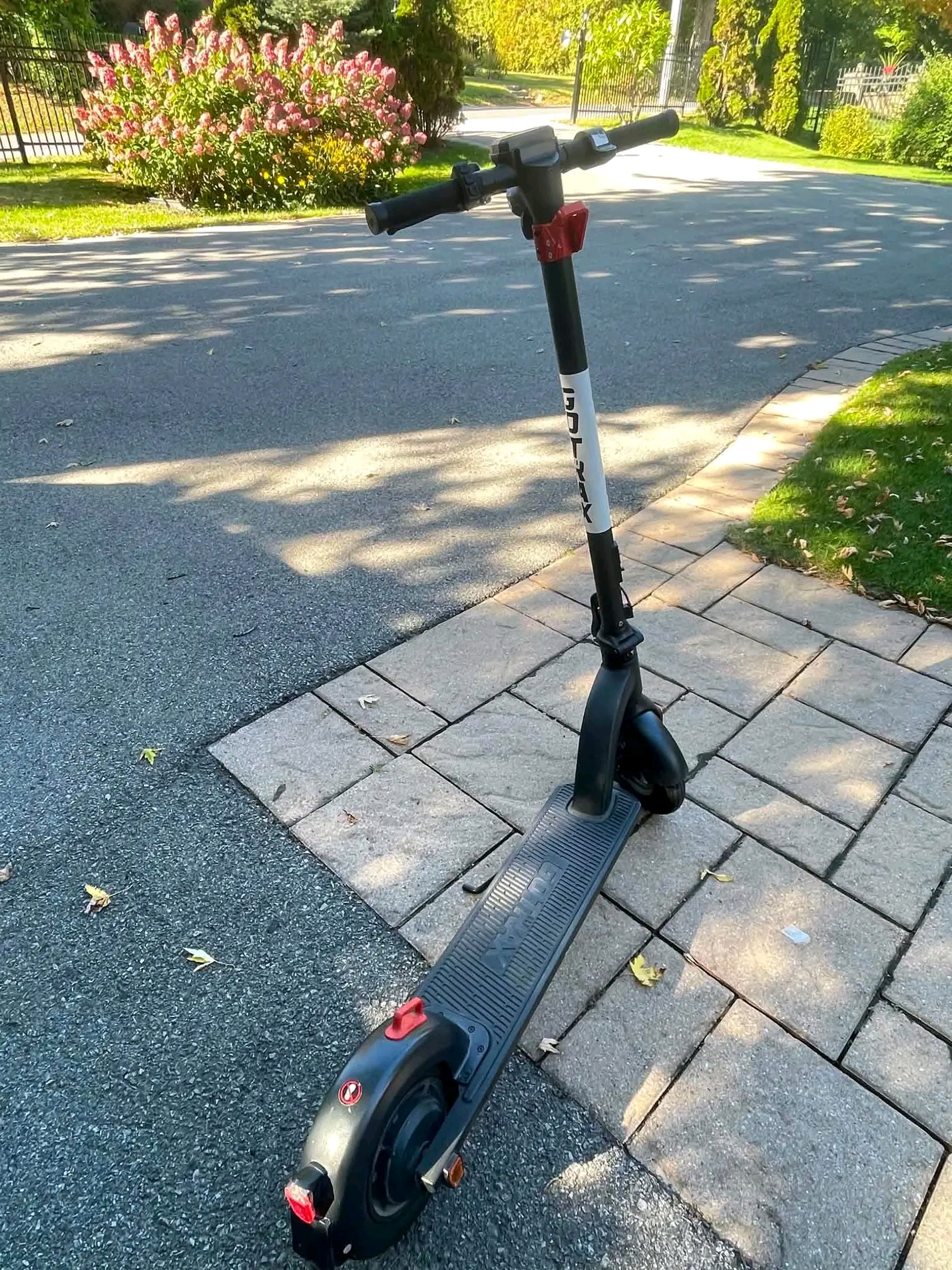 Gotrax G4 Electric Scooter, 10" Solid Tires, Max 40 Km Range, 32Km/h Power by 500W Motor, Double Anti- Theft Lock