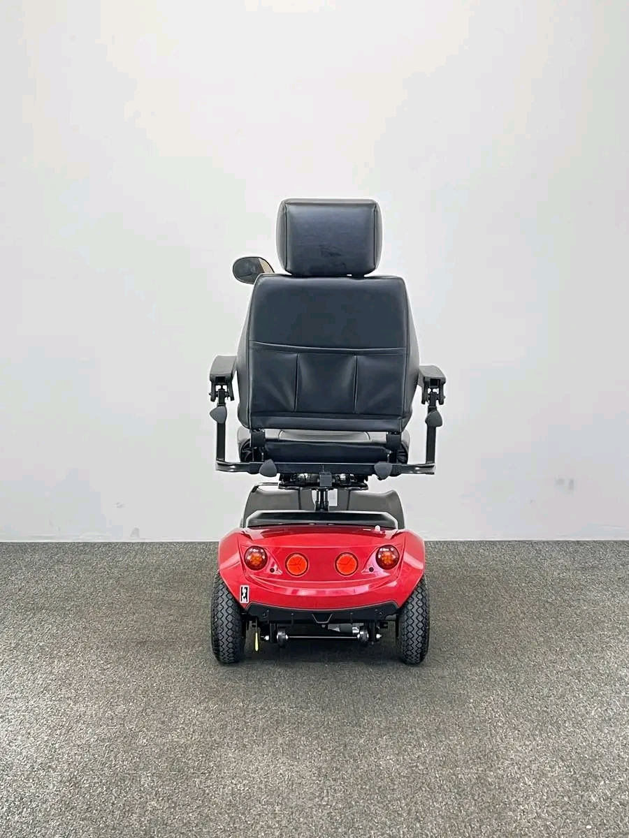 Monarch MM4 (2019) The Monarch MM4 mobility scooter has been designed to perform superbly and be extremely comfortable at the same time.