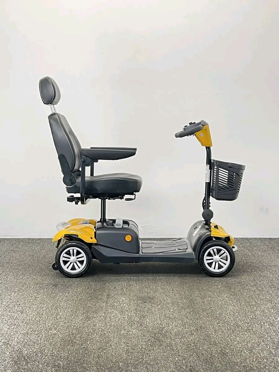 Rascal Vista DX (2024) The Rascal Vista DX is the upgraded version of the Vista from the popular manufacturer Electric Mobility.