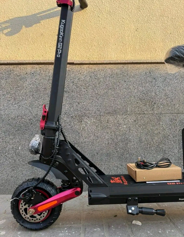 Kugoo kirin G2 pro Motor600W Brushless Motor (Peak 1000W)Top SpeedUp to 45 km/h (28 mph)Speed Modes3 modes (approx. 15 km/h, 30 km/h, and 45 km/h)Max