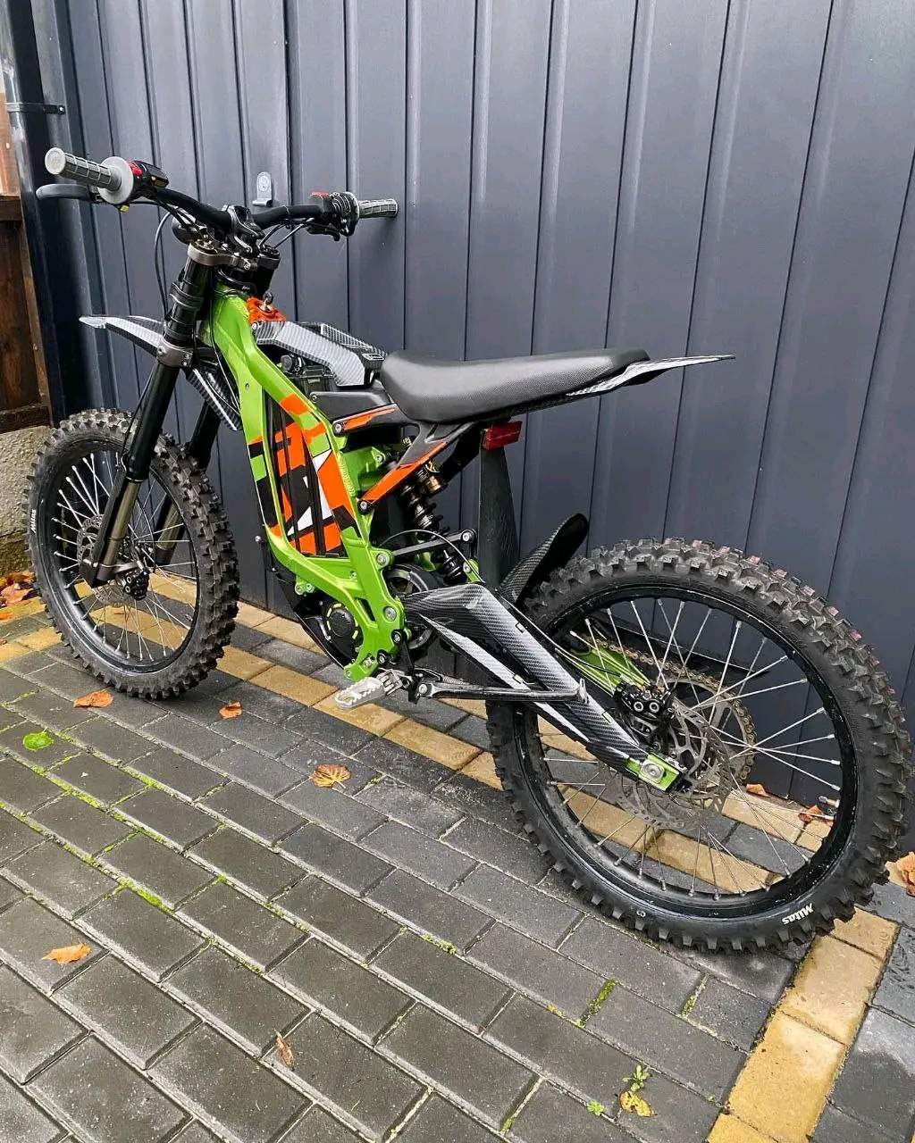 2022 Surron Light bee X One of the last original green bikes made being a 2022 New dipped carbon plastics kit New Anodised orange key surround