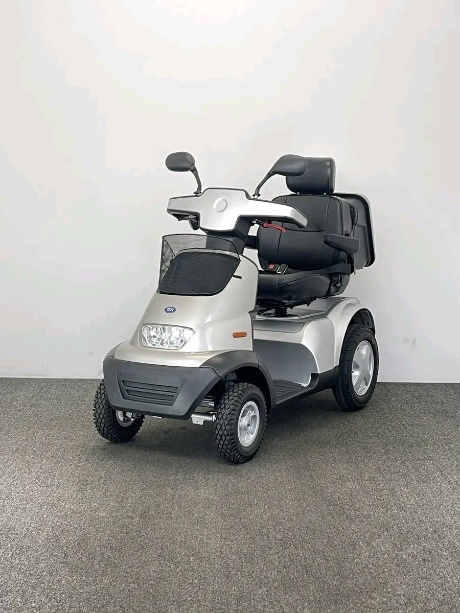 TGA Breeze S4 (2017) The TGA Breeze S4 is the ultimate mobility scooter for those who don't want to make any compromise in life.