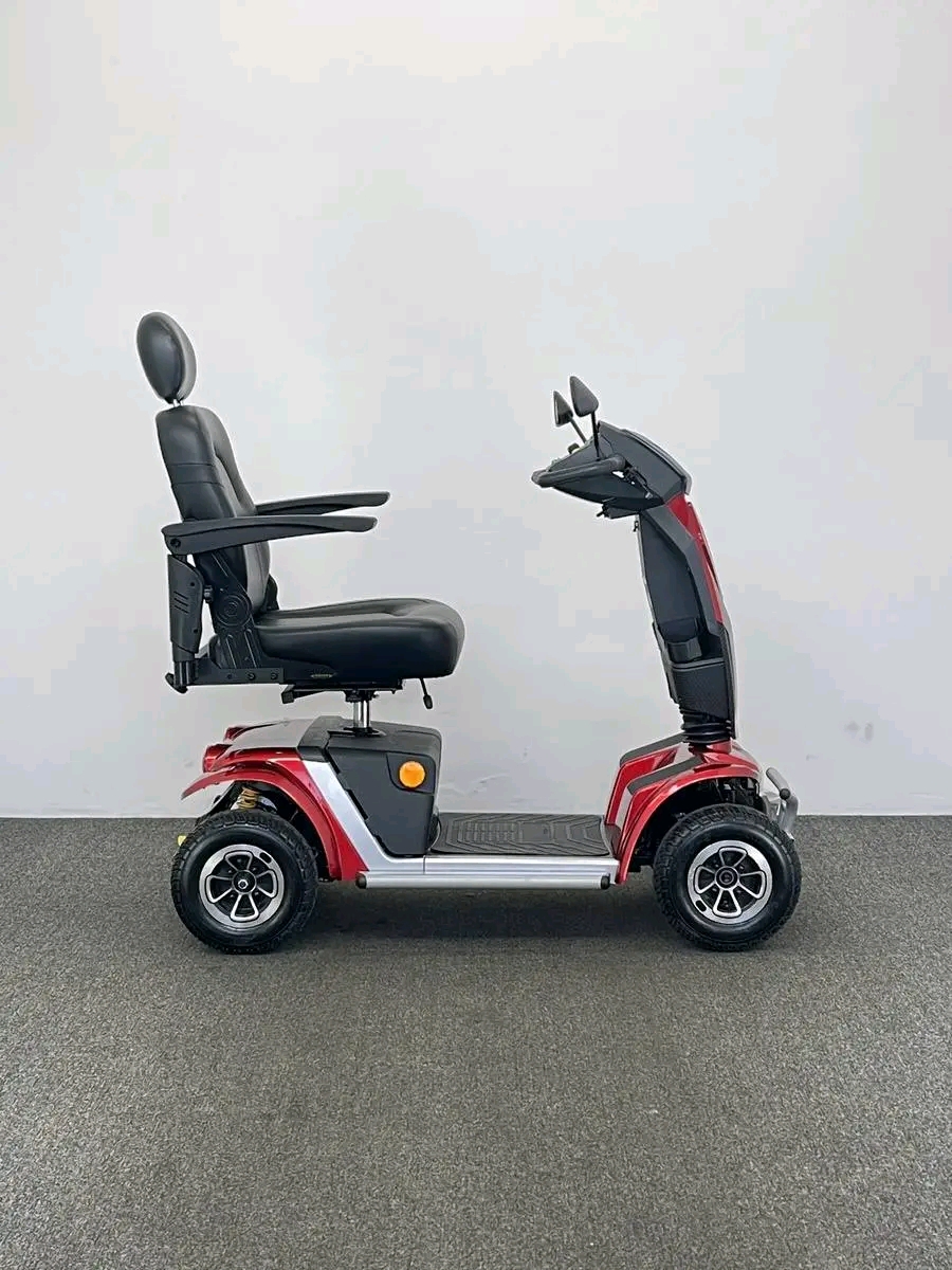 Monarch Vogue XL (2024) The Monarch Vogue XL is a stylish 8mph mobility scooter that is designed for sublime comfort over all types of terrains.