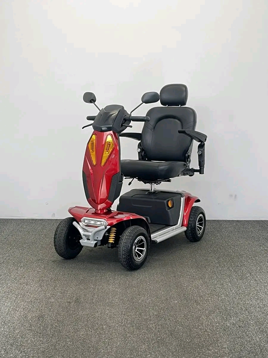 Monarch Vogue XL (2024) The Monarch Vogue XL is a stylish 8mph mobility scooter that is designed for sublime comfort over all types of terrains.